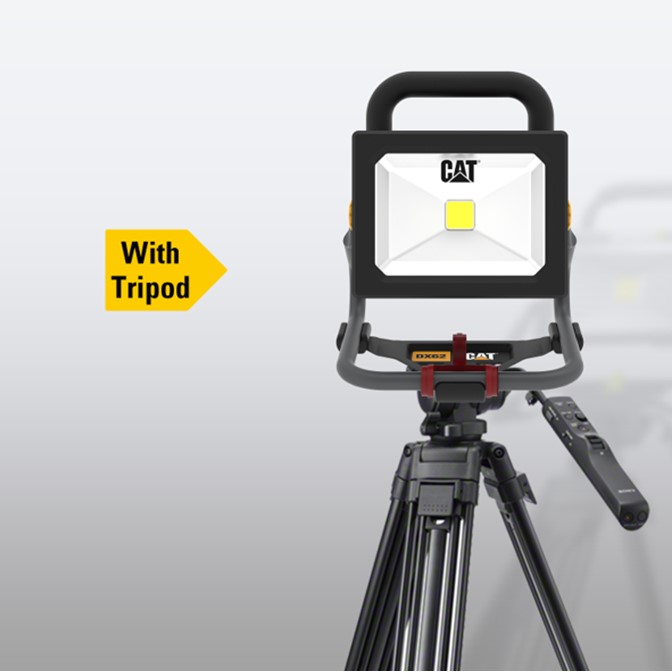 كشاف بطارية يدوي 18 فولط CAT DX62B (بدون بطارية)